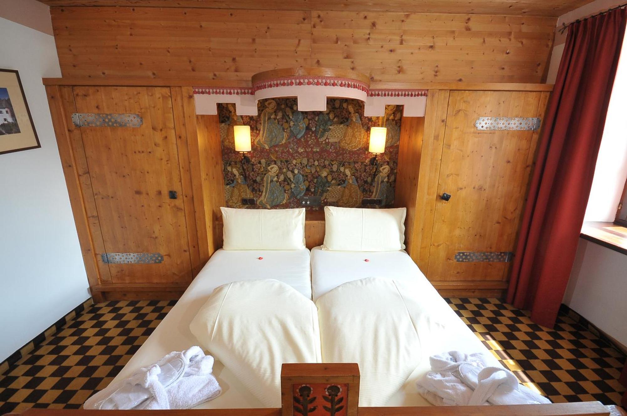 Family Hotel Schloss Rosenegg Fieberbrunn Eksteriør bilde