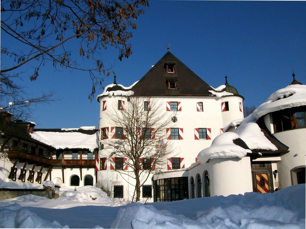 Family Hotel Schloss Rosenegg Fieberbrunn Eksteriør bilde