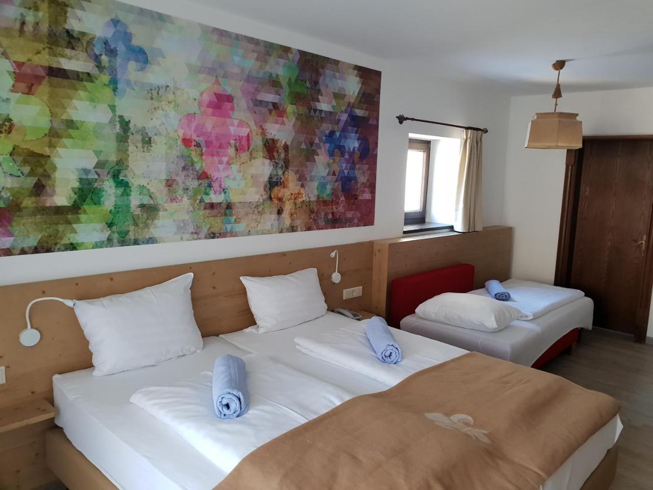 Family Hotel Schloss Rosenegg Fieberbrunn Eksteriør bilde